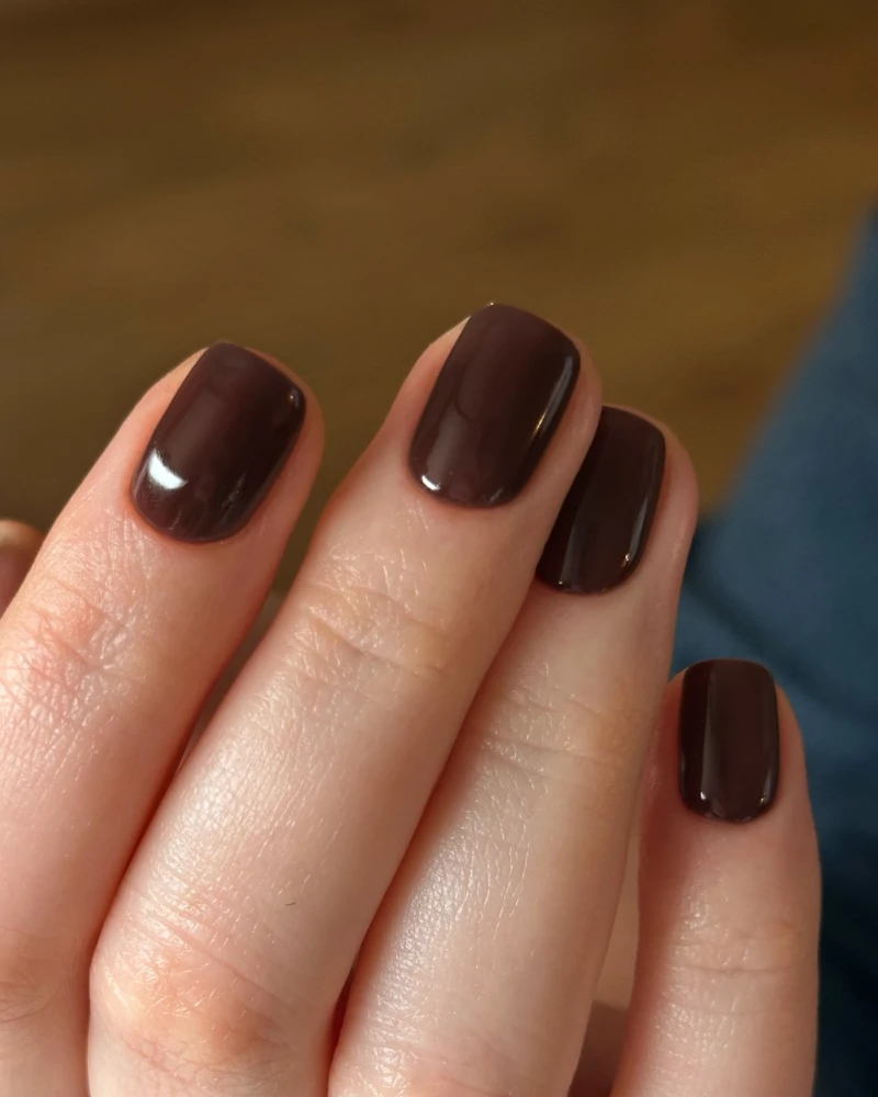 Espresso nails, коричневий манікюр 