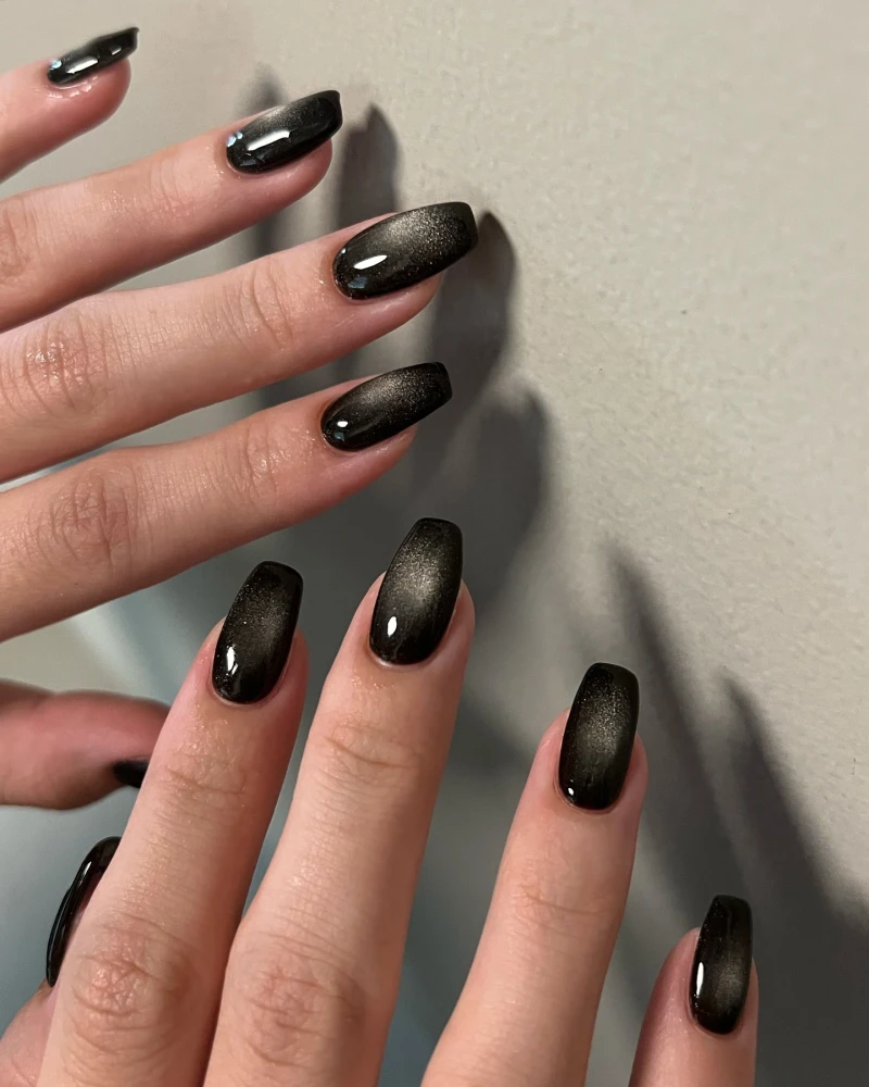 Aura nails, магнітний манікюр 