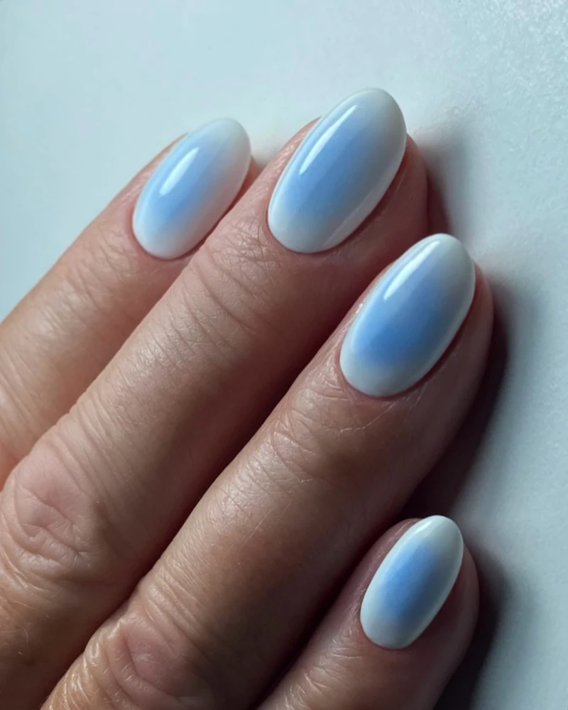 aura nails, блакитний манікюр