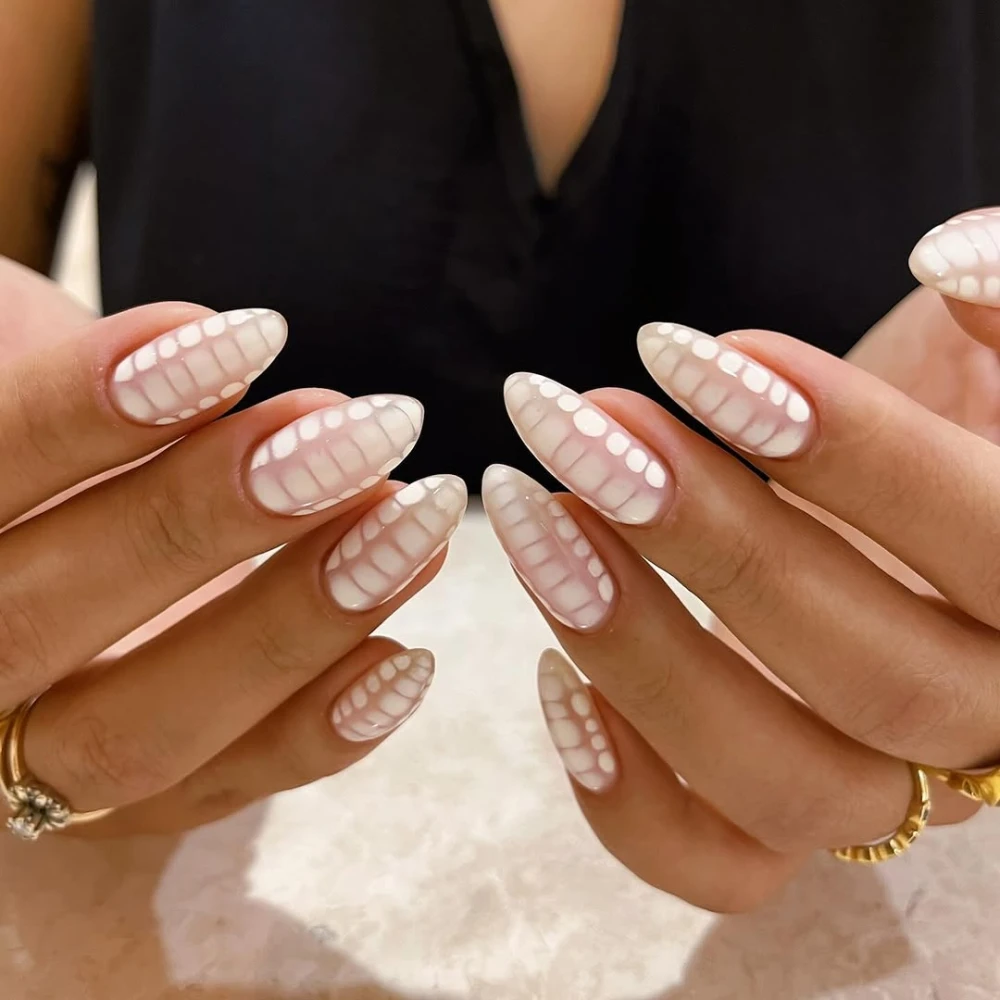 Snake skin nails, зміїний манікюр 