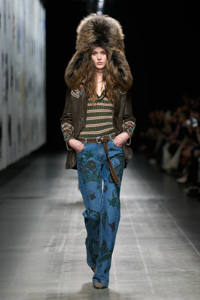 Стильні осінні джинси