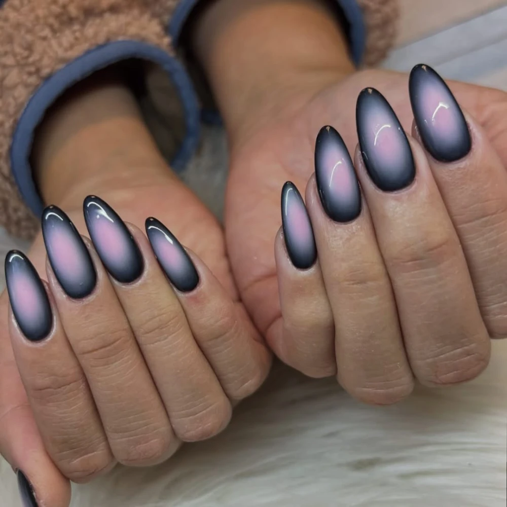 Aura nails 