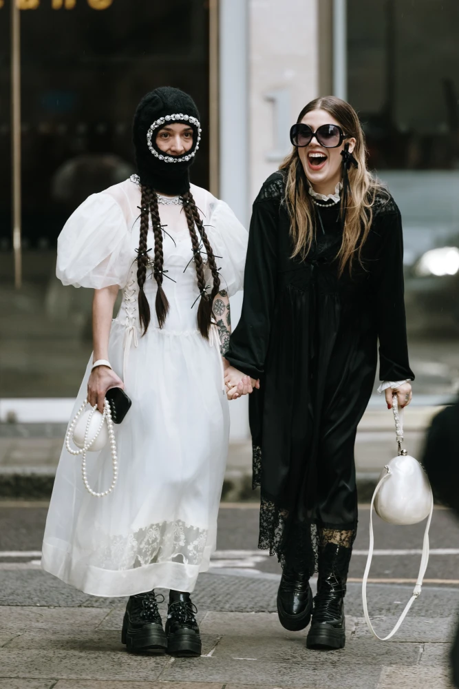 Сукні з мереживом