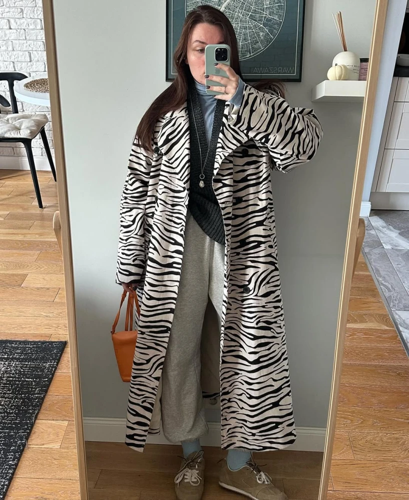 Пальто з зебровим принтом на зиму
