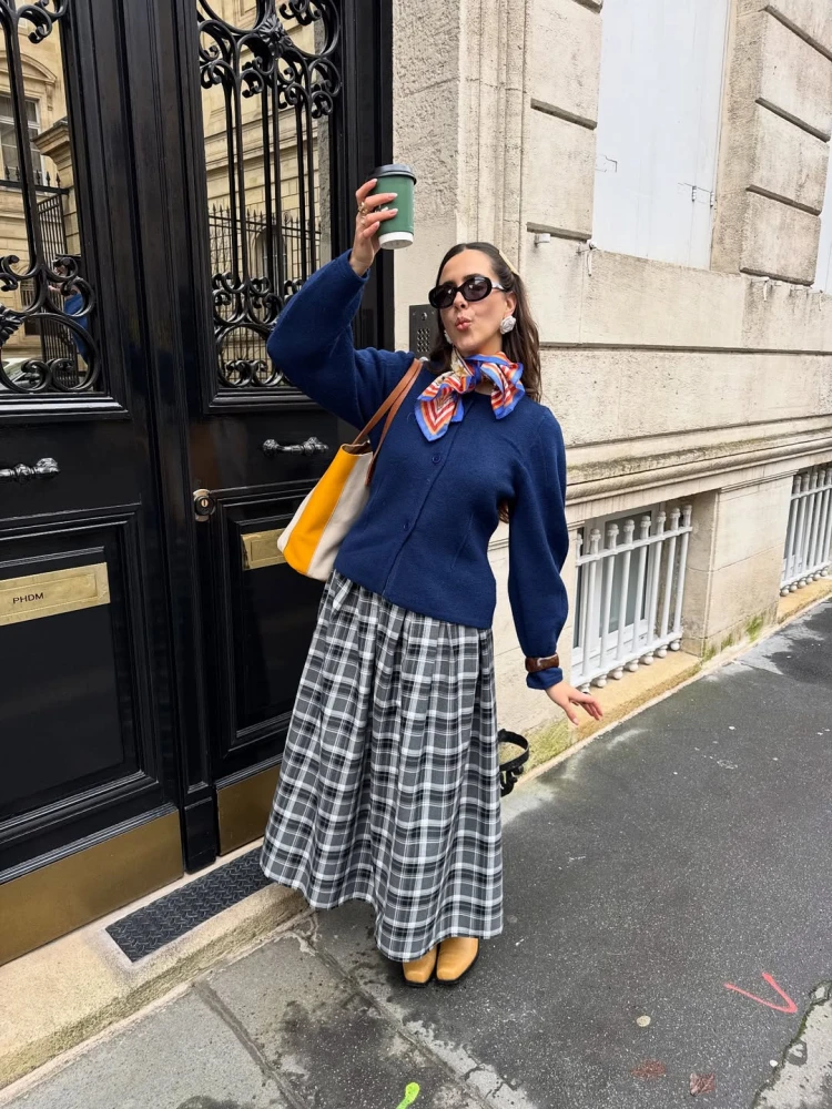 Образи зі спідницею на осінь