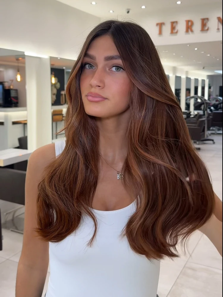 Фарбування в брюнетку