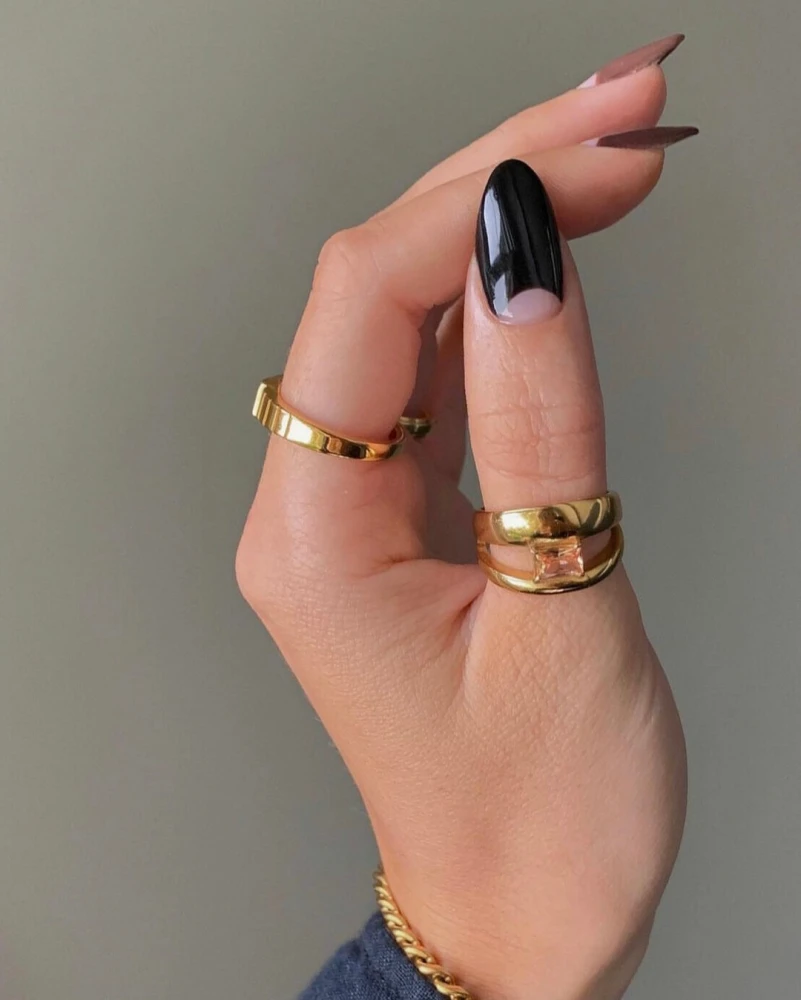 манікюр з лунками