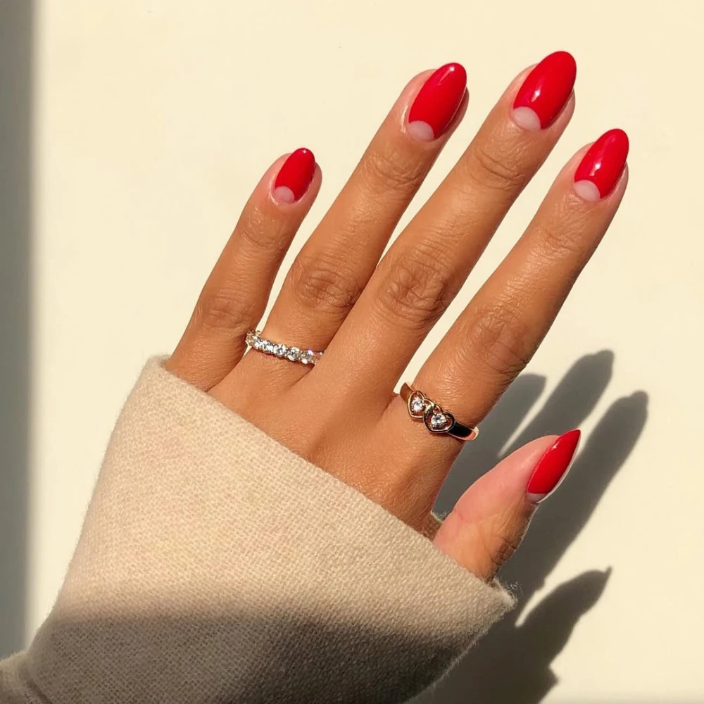 манікюр з лунками