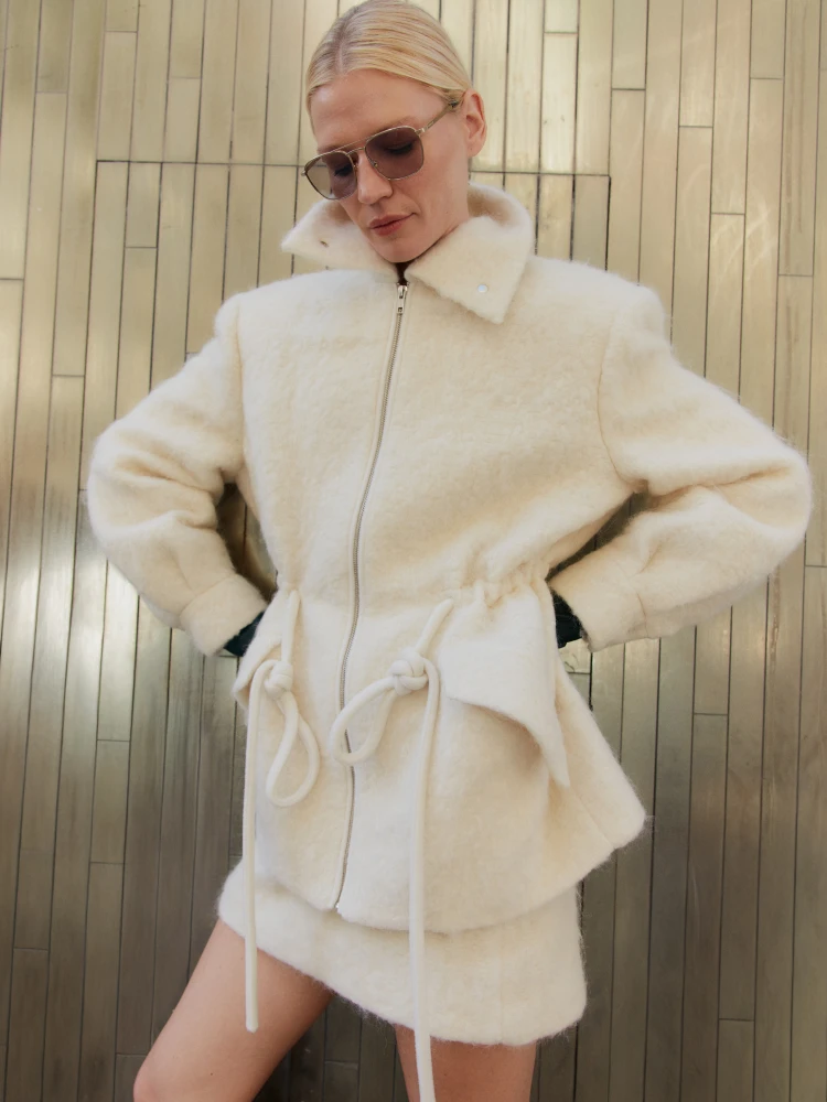 Трендові пуховики, шуби, кардигани і не тільки на зиму у новій колекції бренда Bazhane URBAN STILLNESS