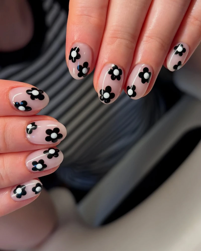 Квітковий манікюр