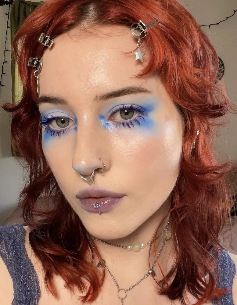 Макіяж із синьою тушшю 