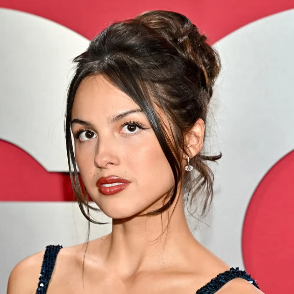 Трендова зачіска 2026