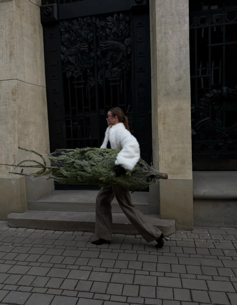 Білі шуби з екохутра тренд