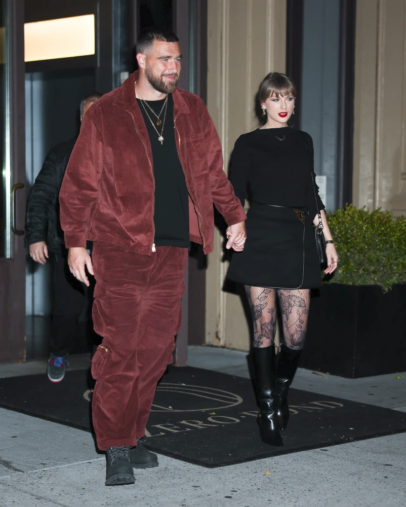 Тейлор Свіфт у мереживних колготках