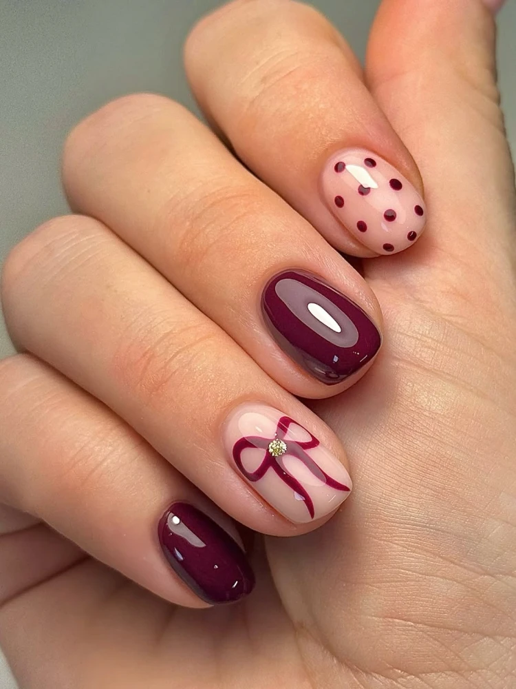 Темно-червоний манікюр 