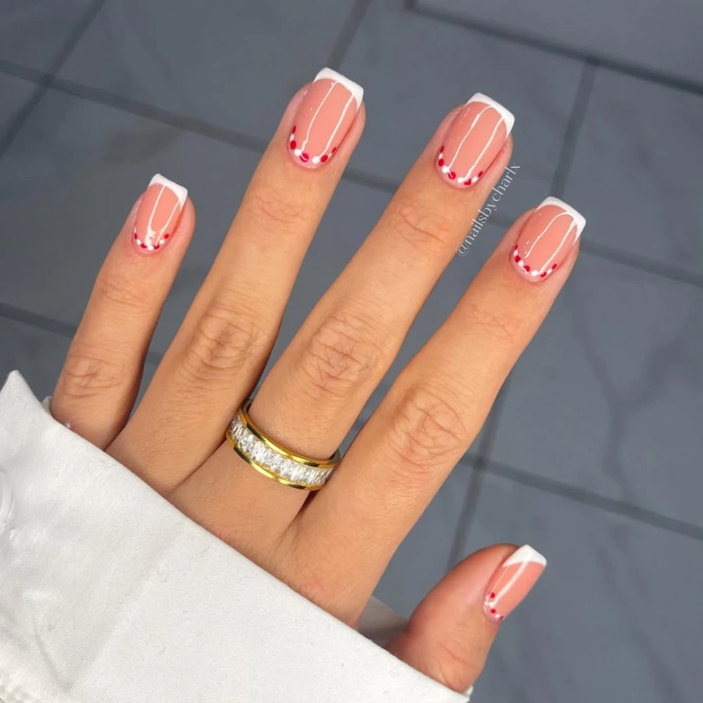 Святковий французький манікюр