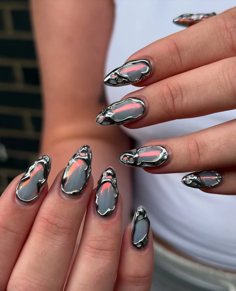 Металевий манікюр 