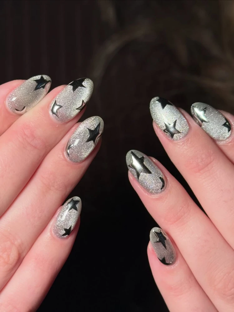 Манікюр із зірками 