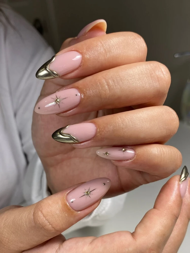 Трендовий французький манікюр 