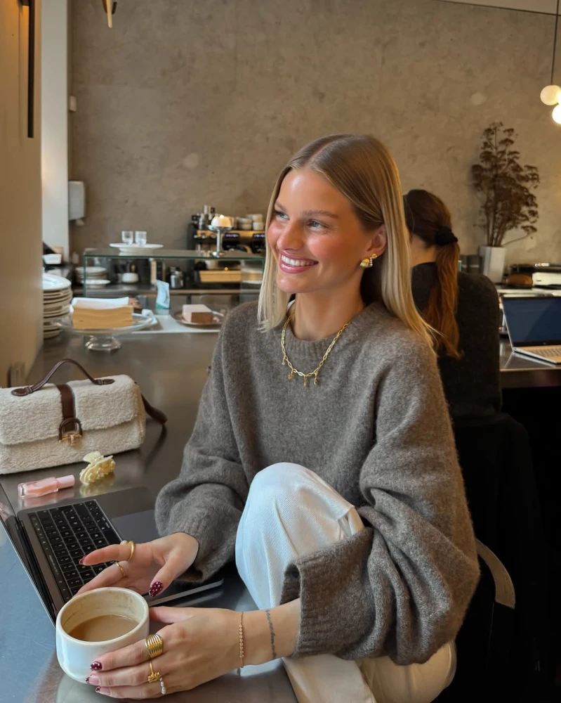 Стильні способи носити светр