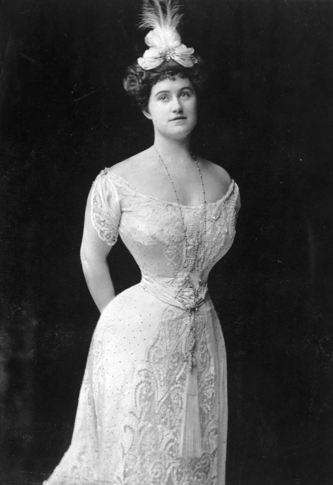 Тренд на тонку талію 