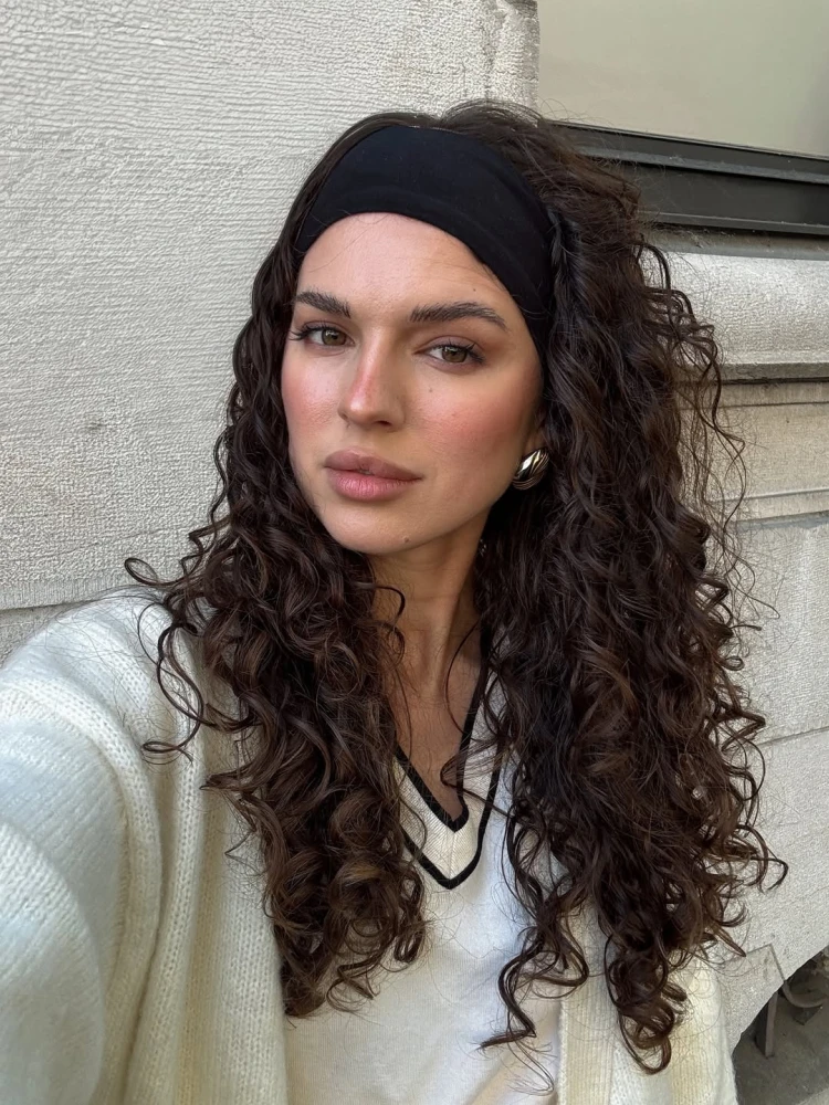 Зачіски для кучерявого волосся