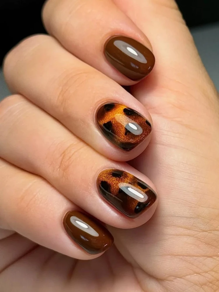 Черепаховий манікюр 