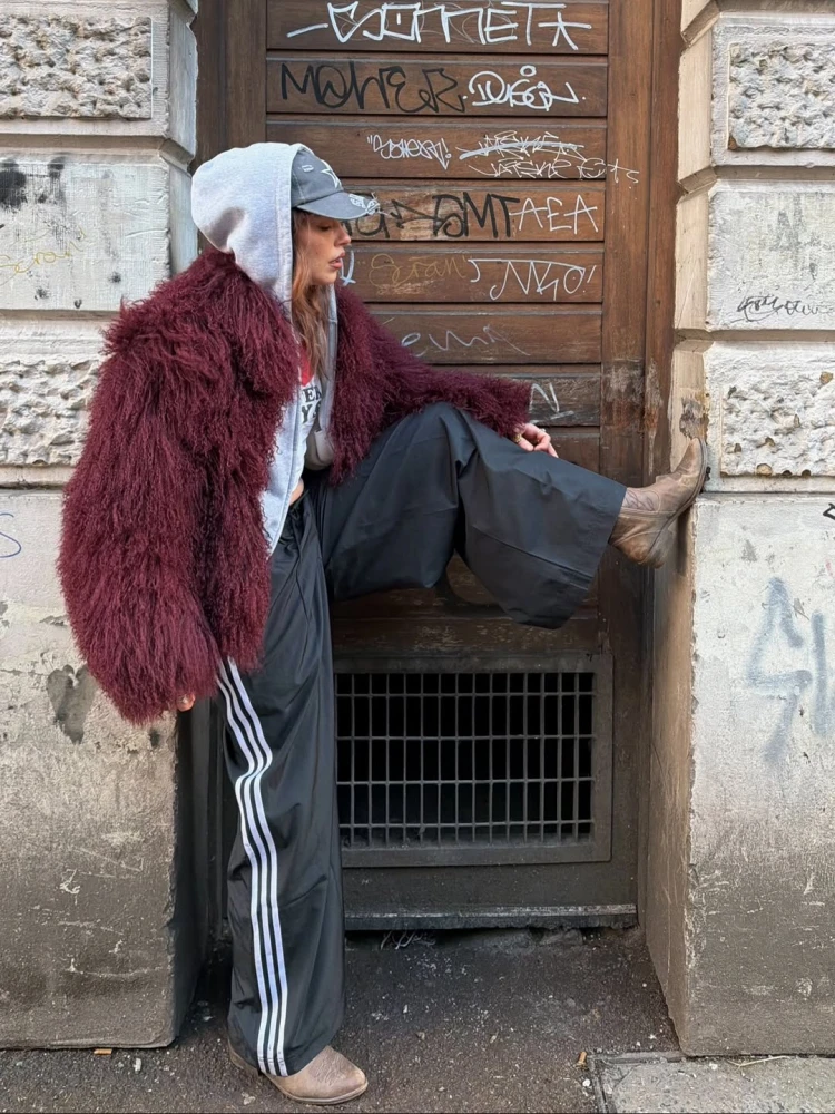 Як модно носити спортивні штани