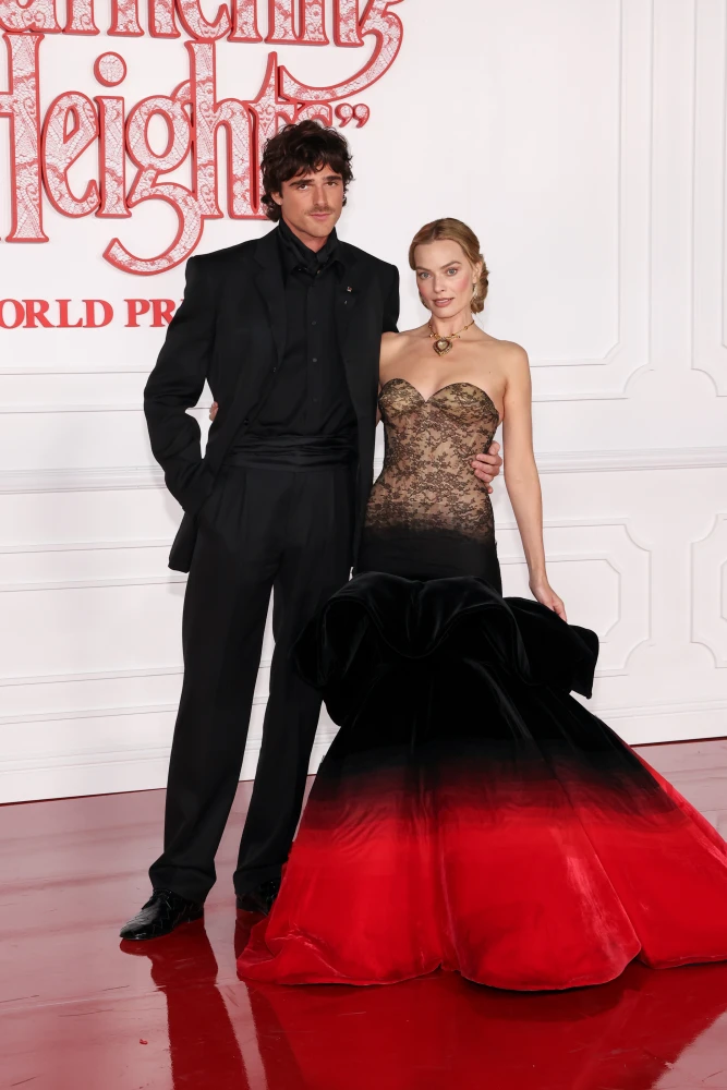 Марго Роббі та Джейкоб Елорді на прем’єрі «Буремного перевалу»: фото