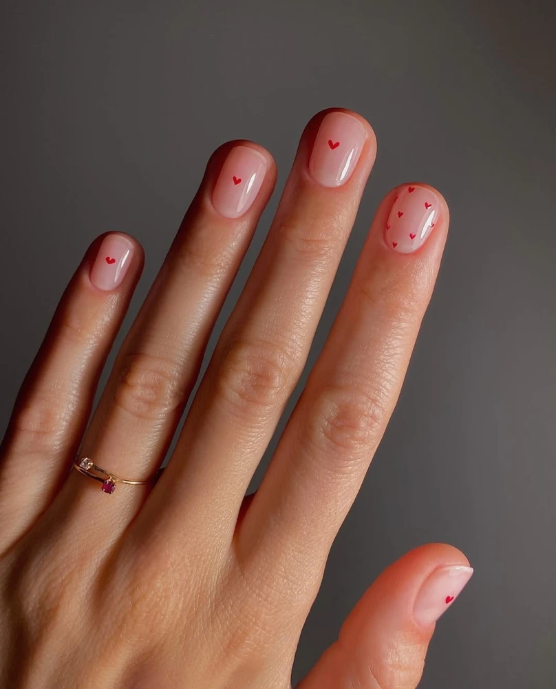 манікюр на 14 лютого