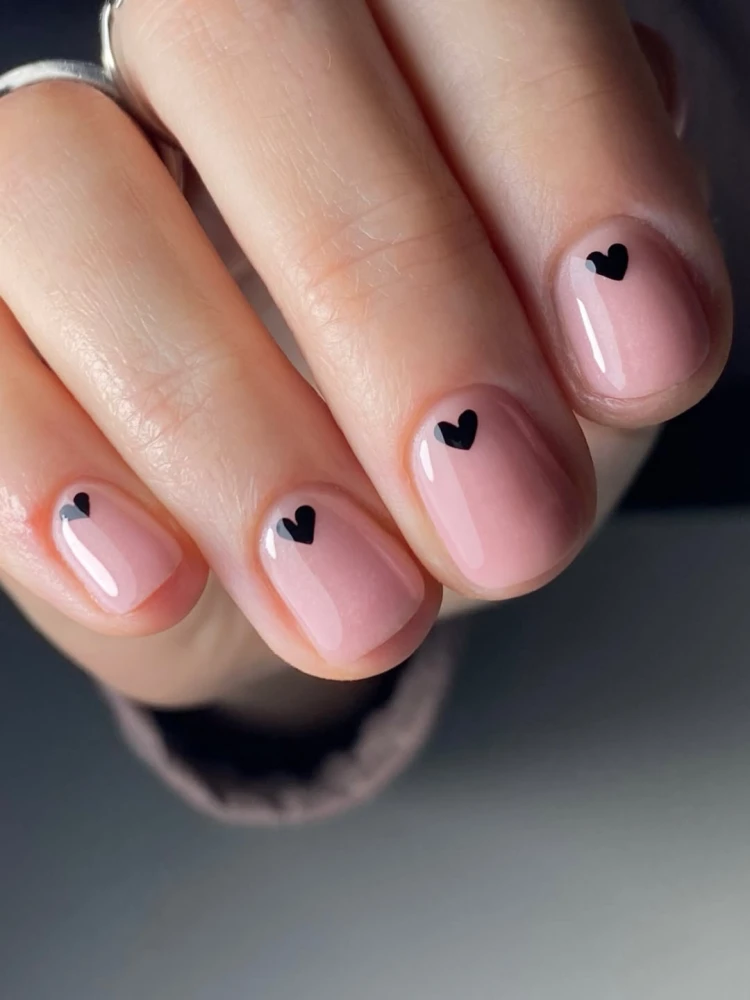 манікюр на День святого Валентина