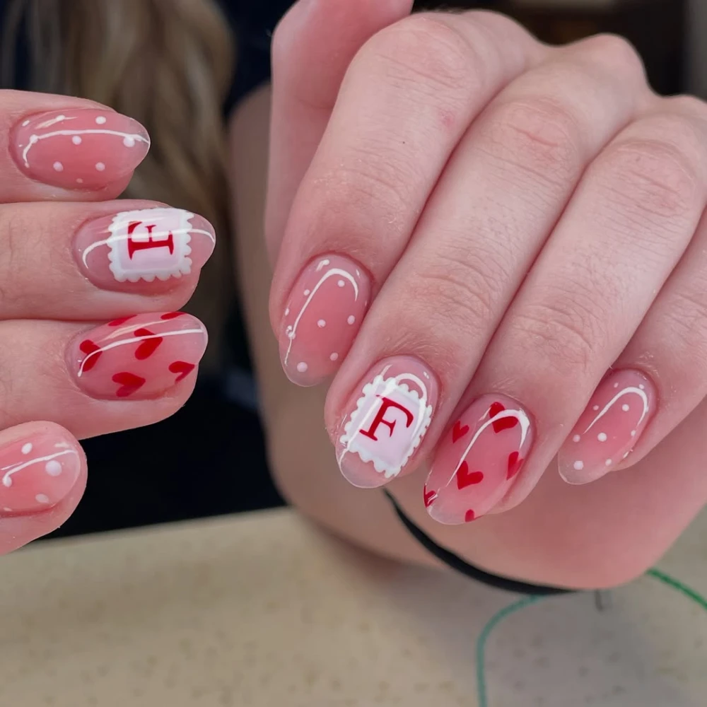 манікюр на День святого Валентина