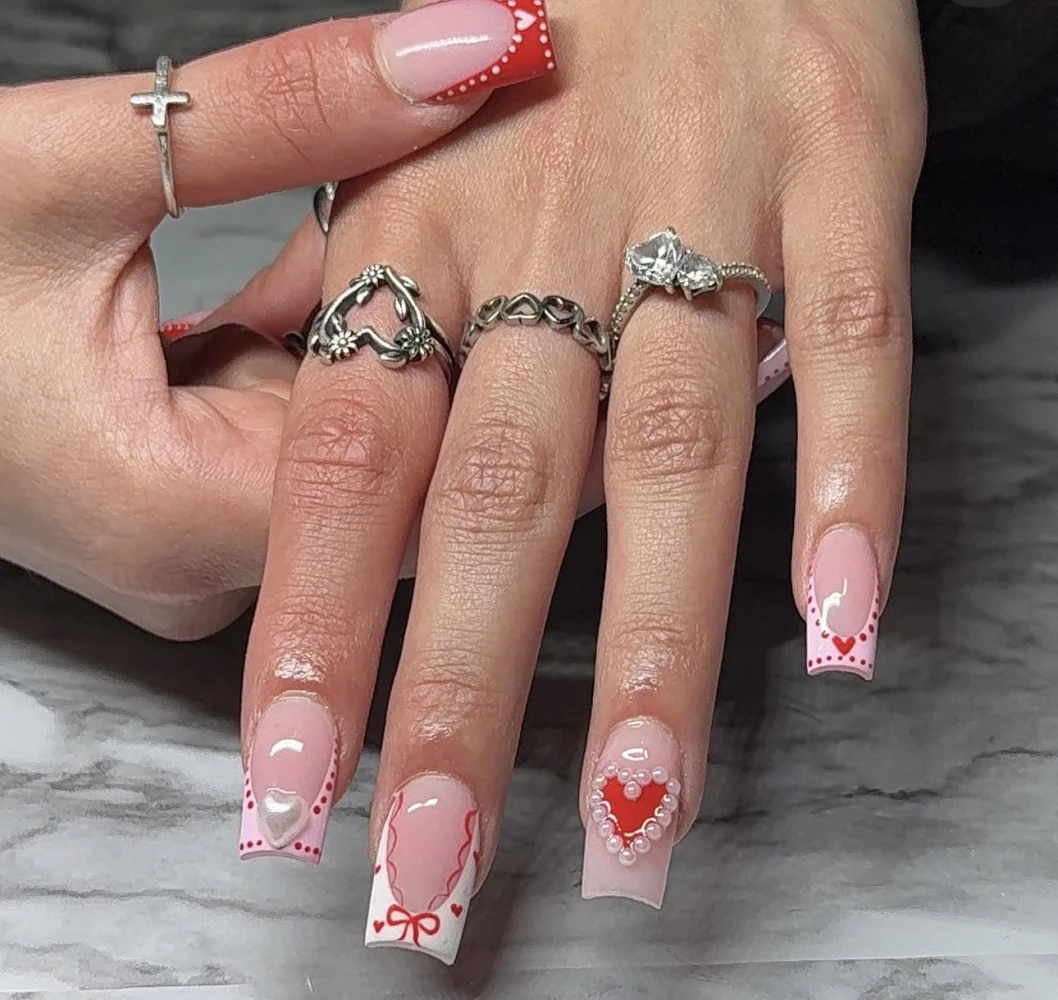 Манікюр на 14 лютого 