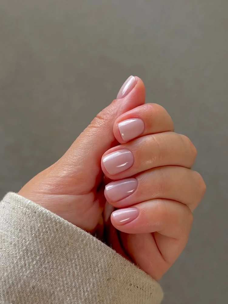 Нюдовий манікюр
