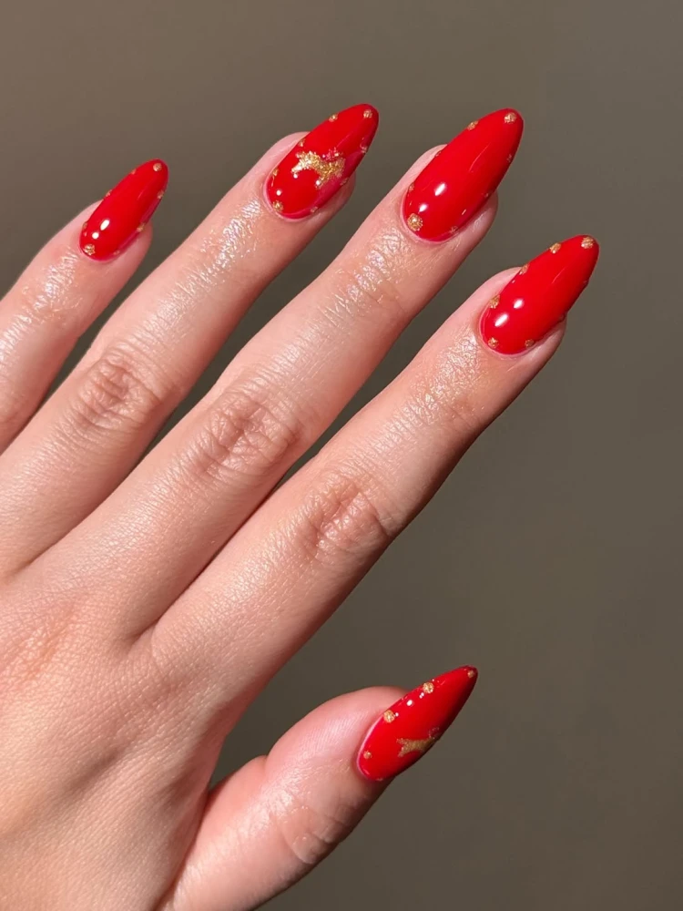 Манікюр у рік Вогняного коня 