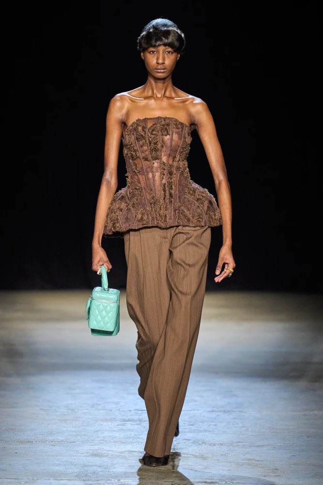 Тренди штанів на весну-2026