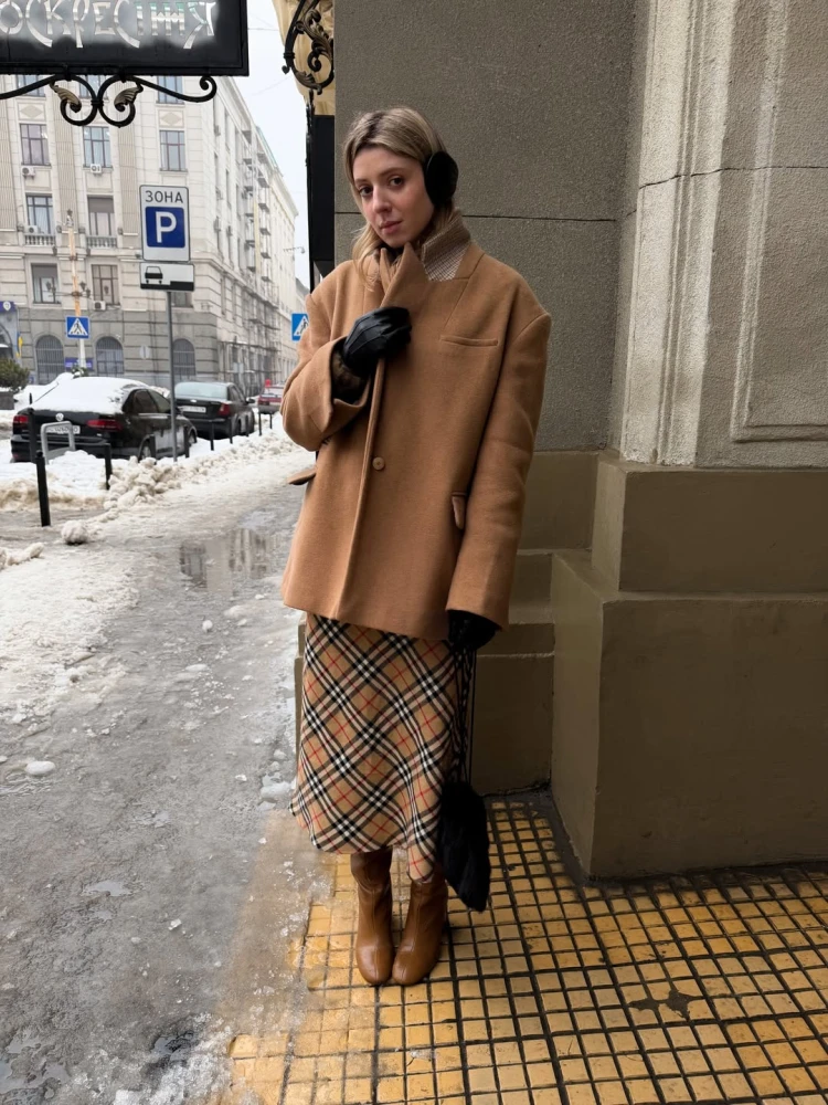 Як стилізувати пряму спідницю