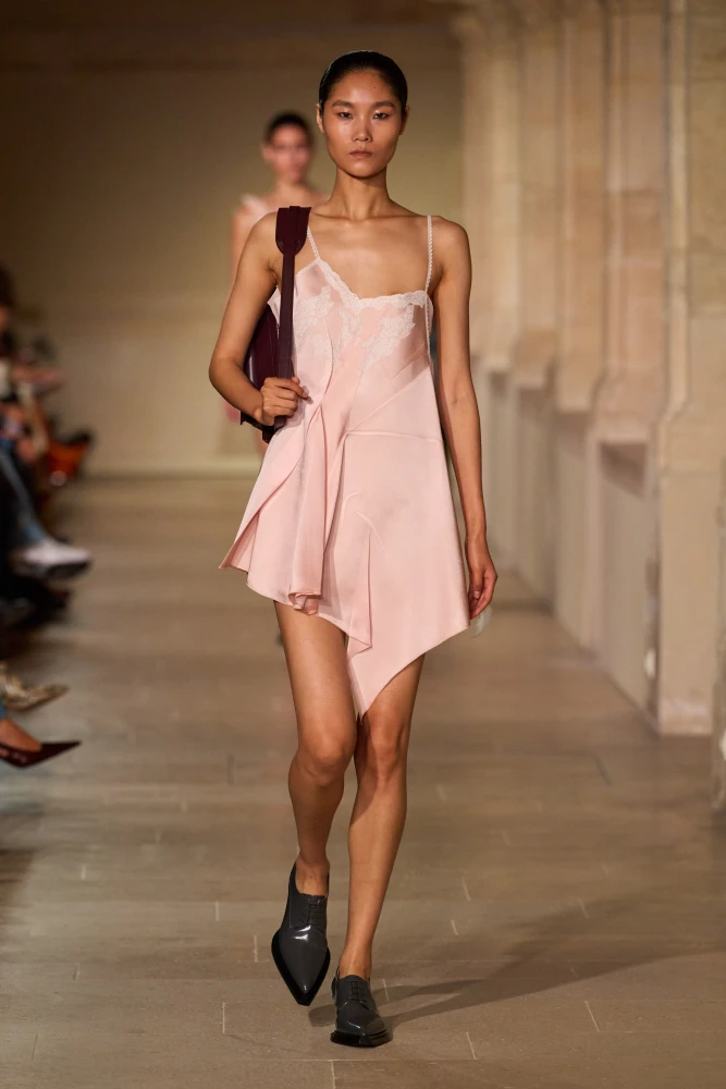 Стильні сукні-сліп