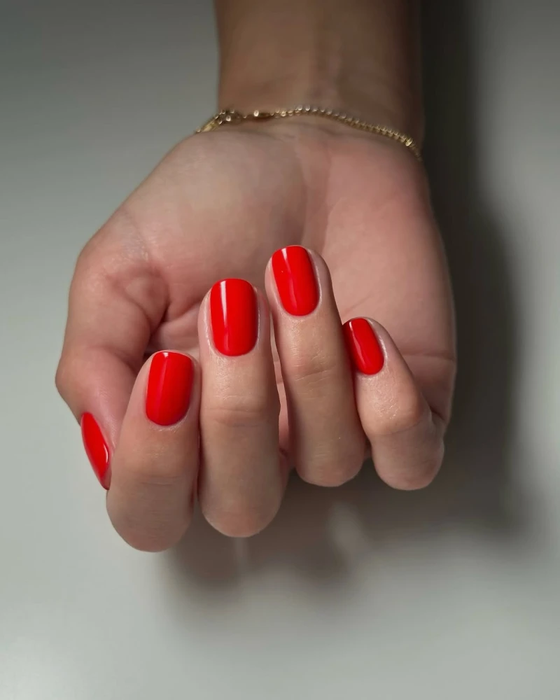 Червоний манікюр