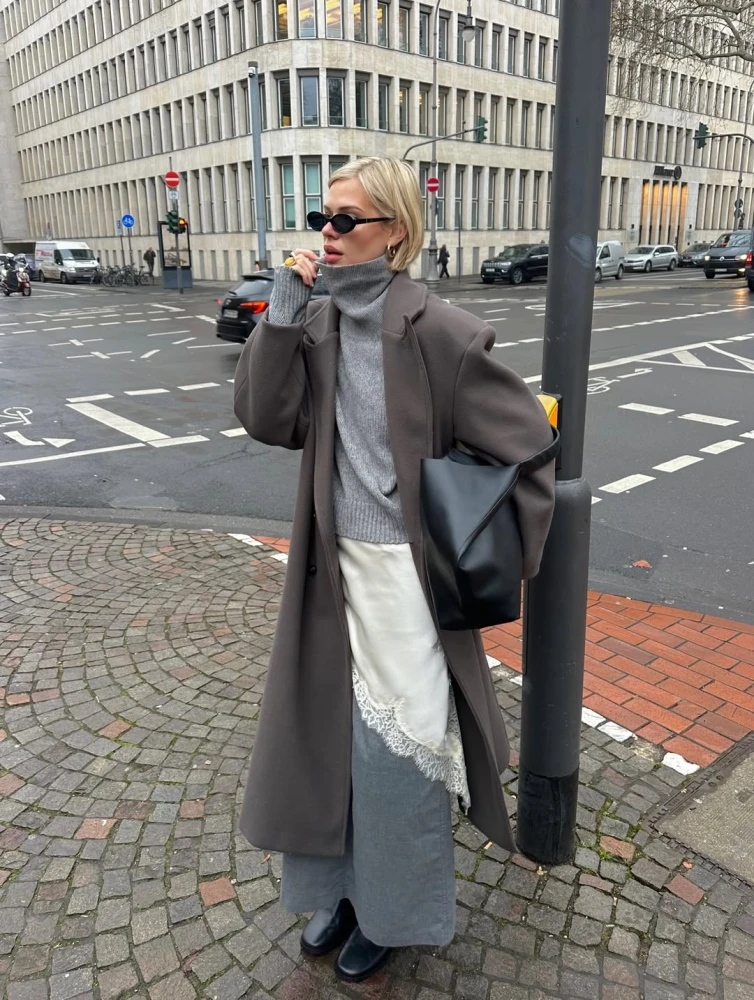 Стримані весняні образи