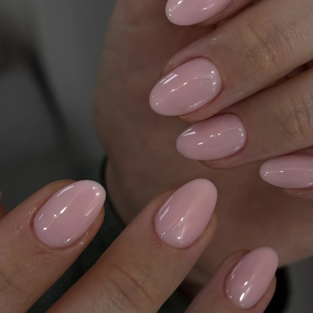 Quiet luxury манікюр 