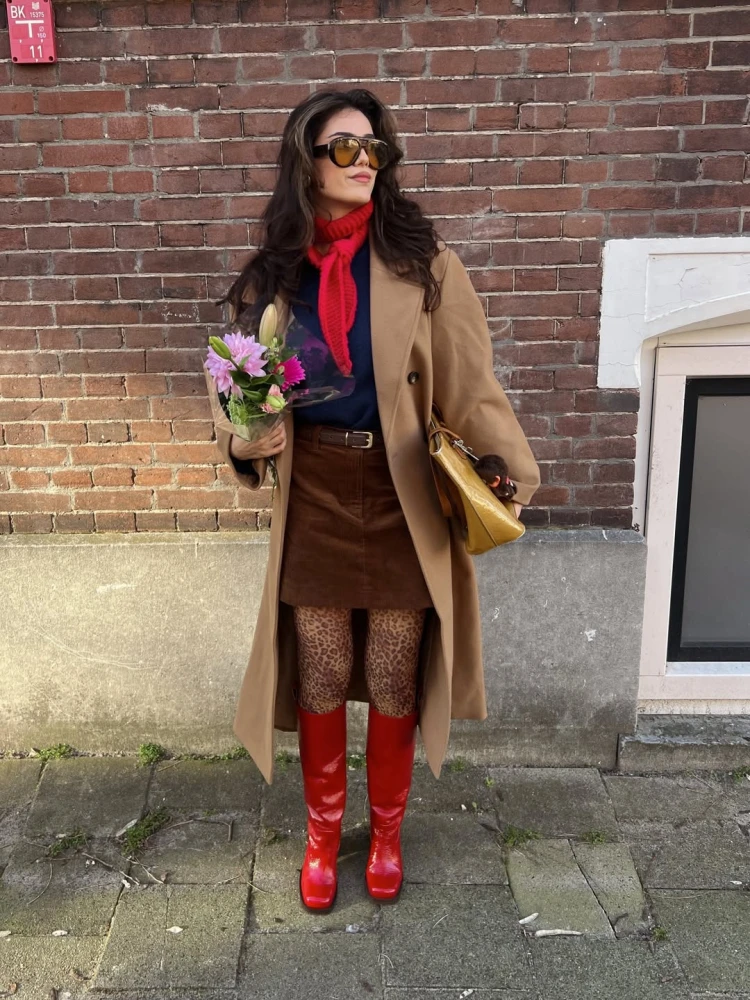 Яскраво-червоні чоботи на весну 2026 року