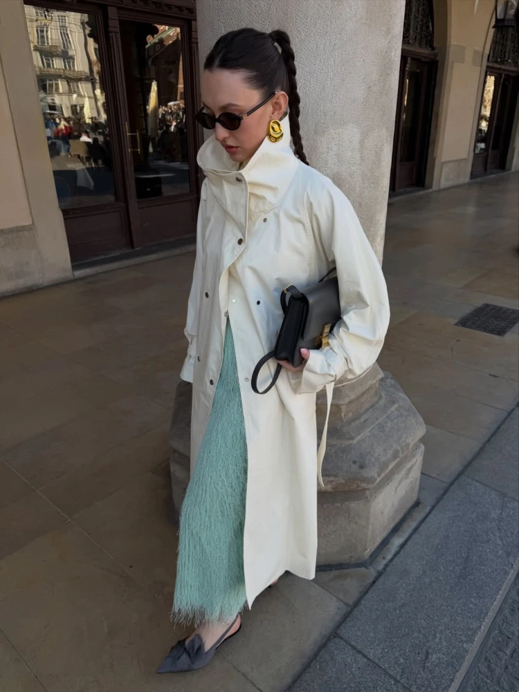 Як модно носити тренчі