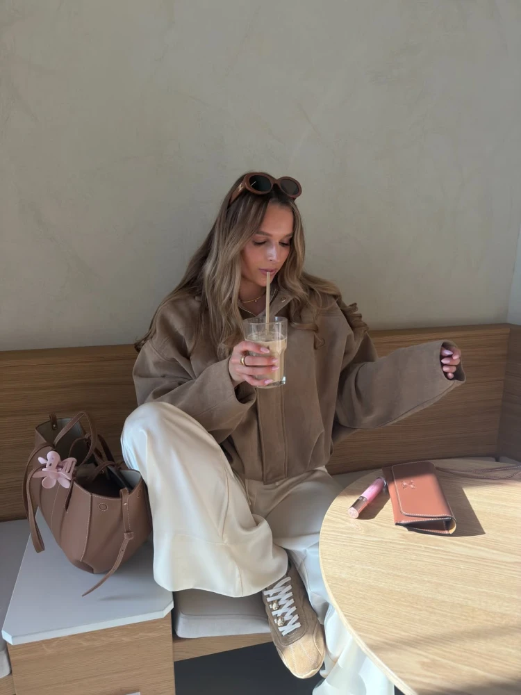 Актуальні кросівки на весну 2026