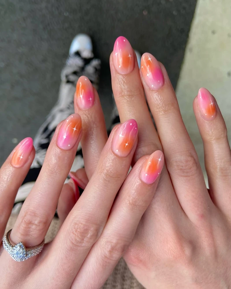 Aura nails 