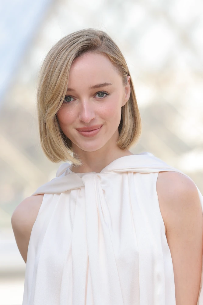 Фібі Дайневор