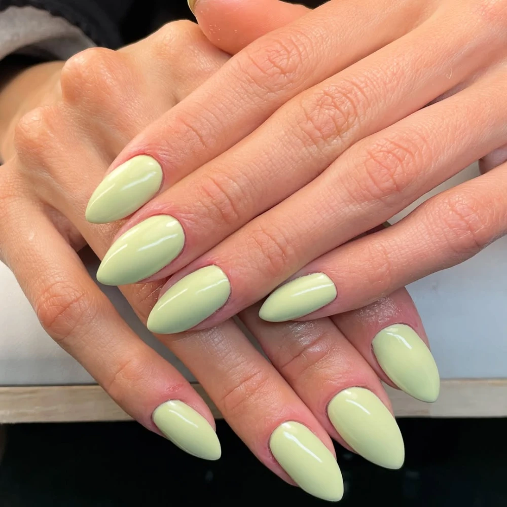 Весняний манікюр 2026