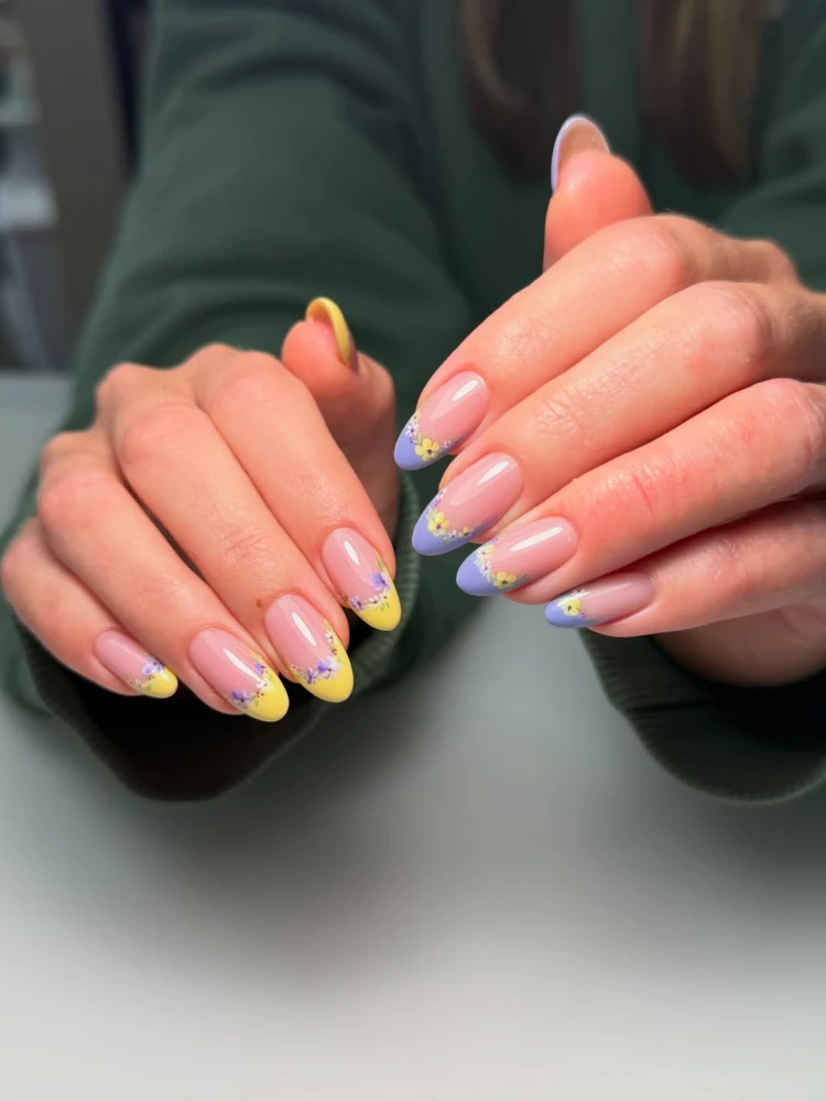 Трендовий французький манікюр 