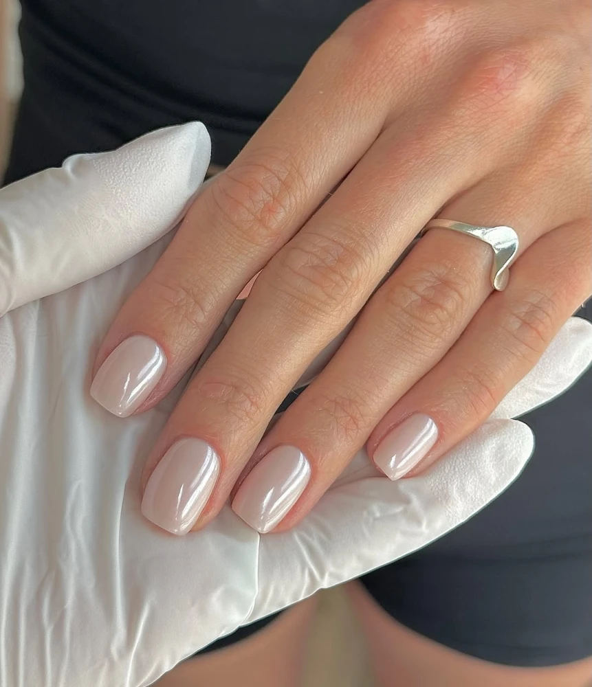 Перлинний манікюр 