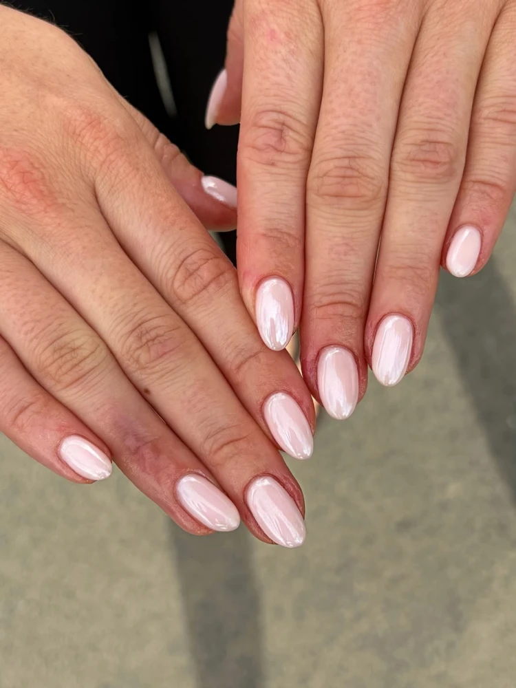 Хромовий манікюр 